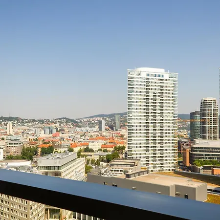 Apartman High-floor Cityview Ac Parking Eurovea Center *